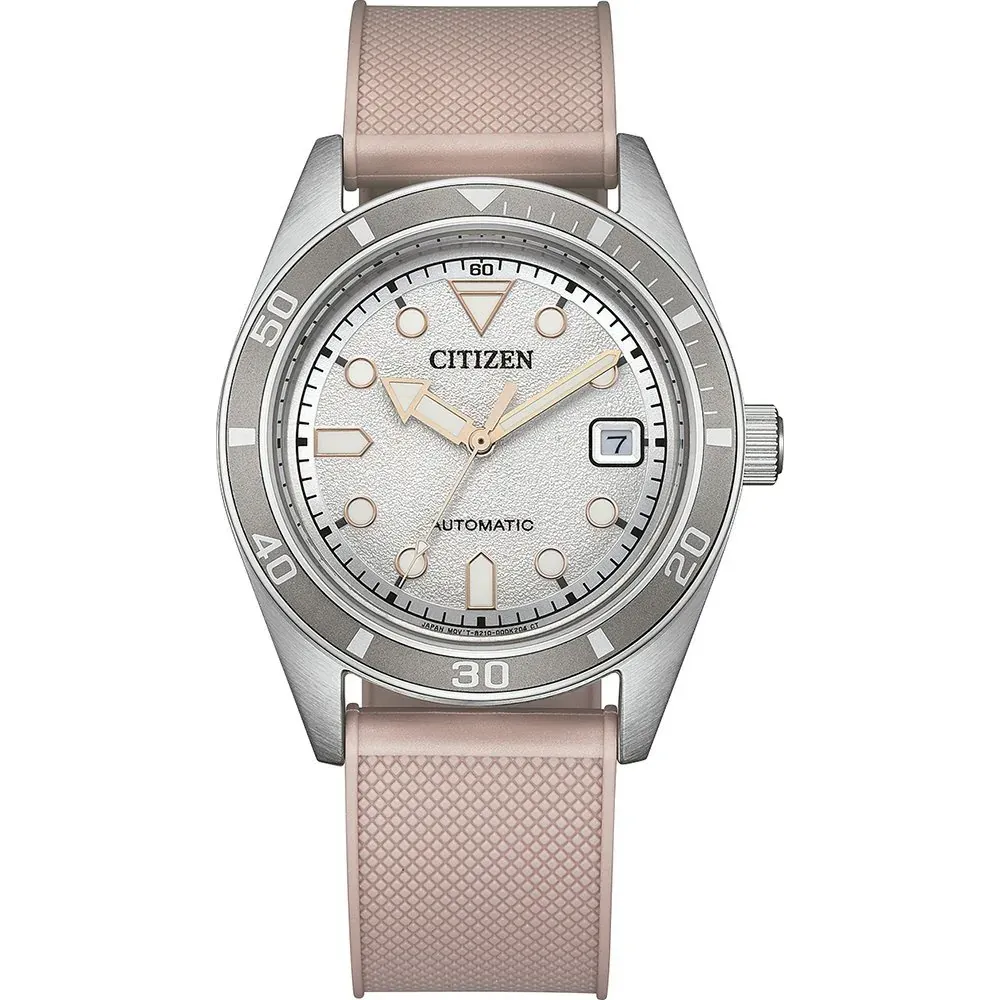 Vista frontal completa del reloj con esfera plateada y correa de goma rosada sobre fondo blanco