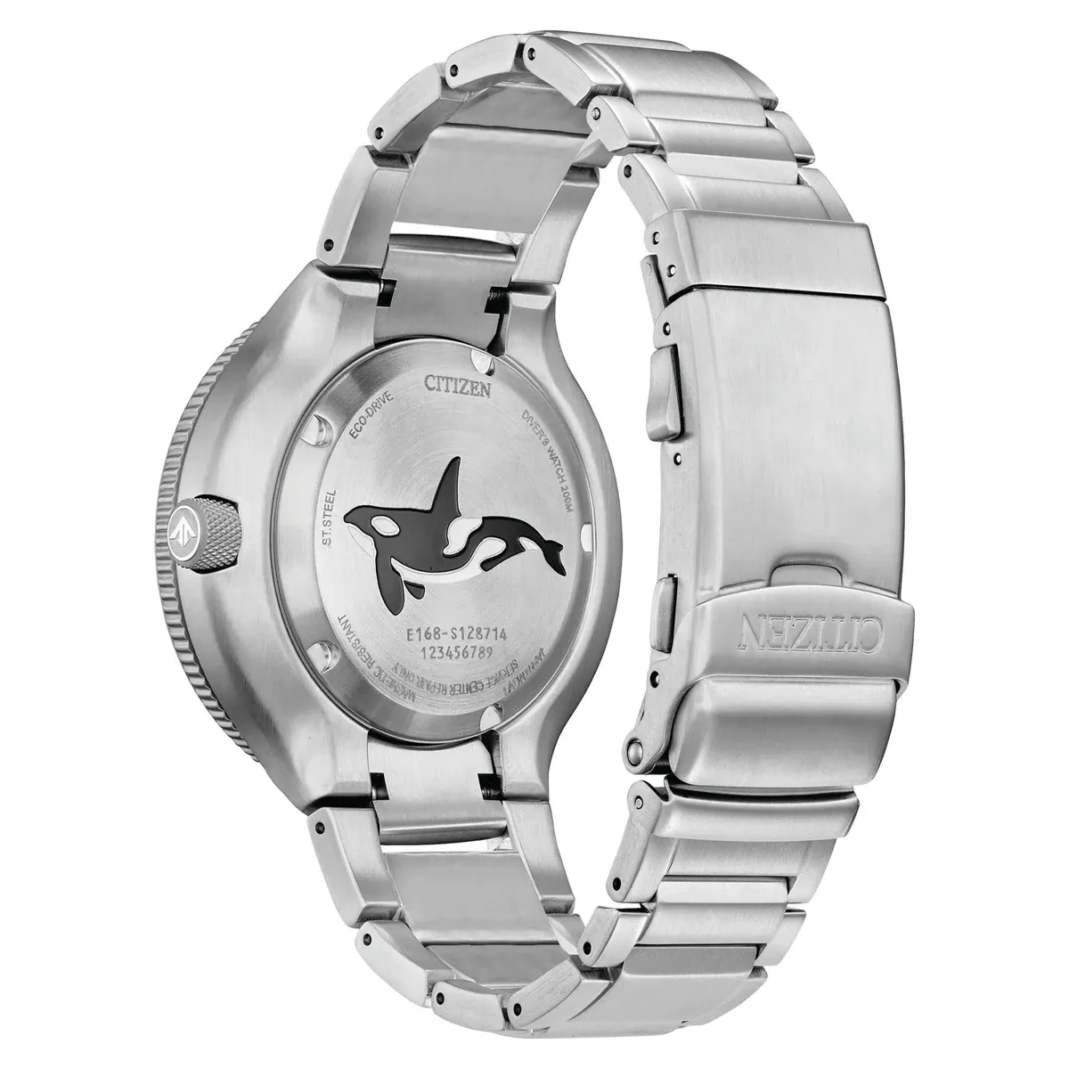Vista posterior del reloj sobre fondo blanco, destacando el grabado de la orca en la tapa y el cierre del brazalete.