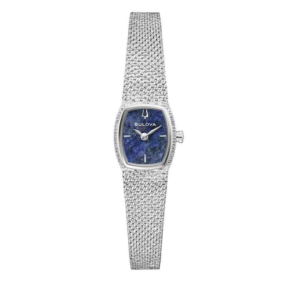 Reloj de mujer con esfera azul y brazalete de malla, vista frontal completa sobre fondo blanco.