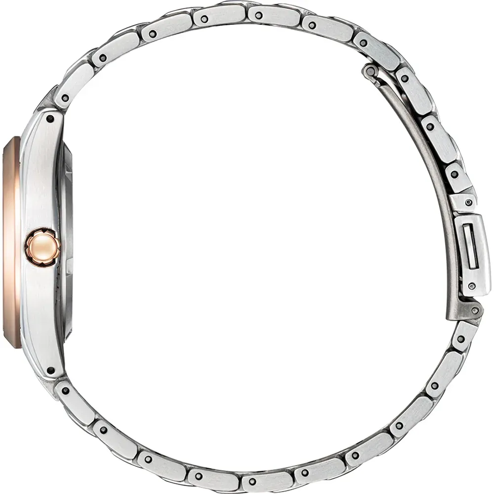 Vista de perfil del reloj sobre fondo blanco, mostrando la corona en oro rosa y el brazalete desplegado.