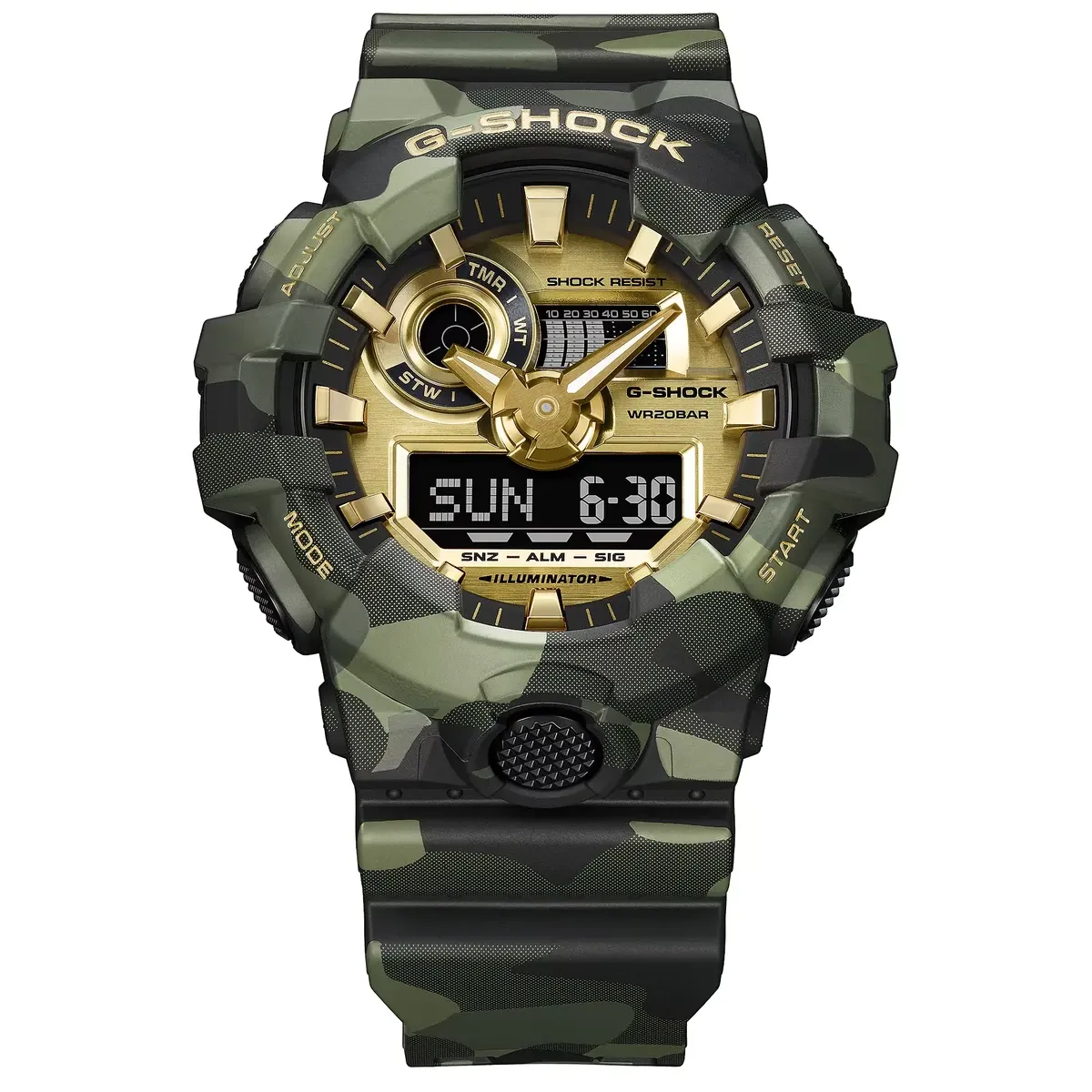 Vista frontal completa del reloj sobre fondo blanco, destacando el patrón de camuflaje y la esfera dorada.