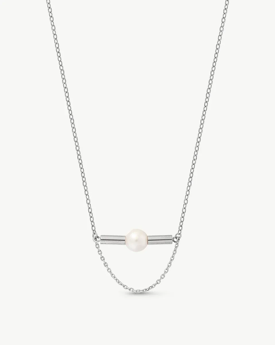 Fine chain necklace with a central bar and white pearl, front view on a white background.