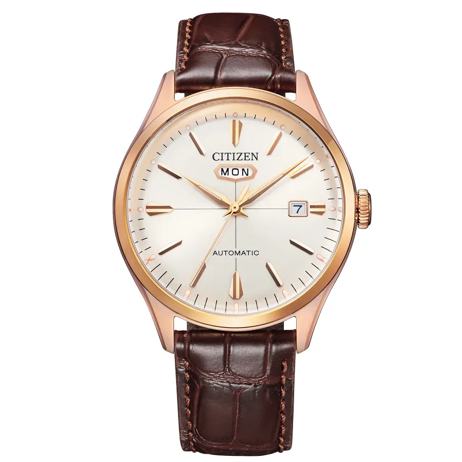 Vista frontal completa del reloj sobre fondo blanco, con esfera blanca y correa de piel marrón.