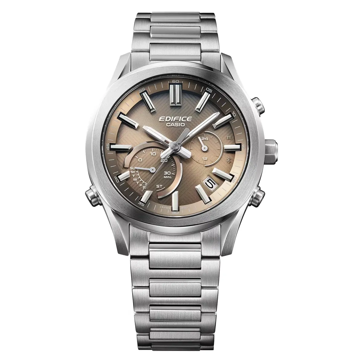 Vista frontal centrada del reloj con esfera marrón y brazalete de acero inoxidable, fondo blanco.