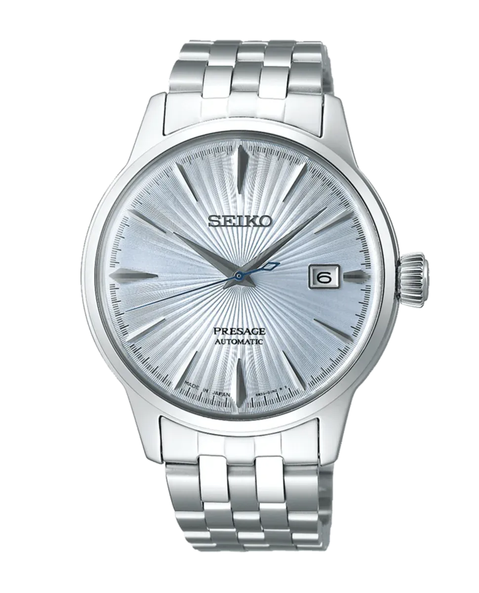 Vista frontal completa del reloj sobre fondo blanco, destacando la esfera y el brazalete de acero.