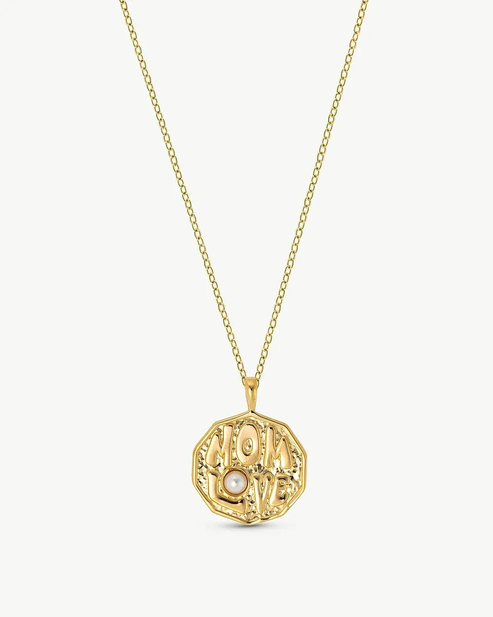 Gouden ketting met hanger en witte parel, vooraanzicht op een witte achtergrond.