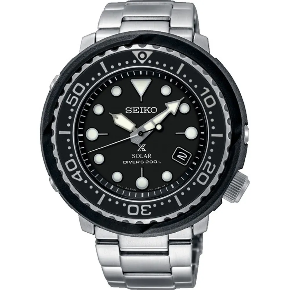Vista frontal centrada del reloj con esfera negra y brazalete de acero sobre fondo blanco.