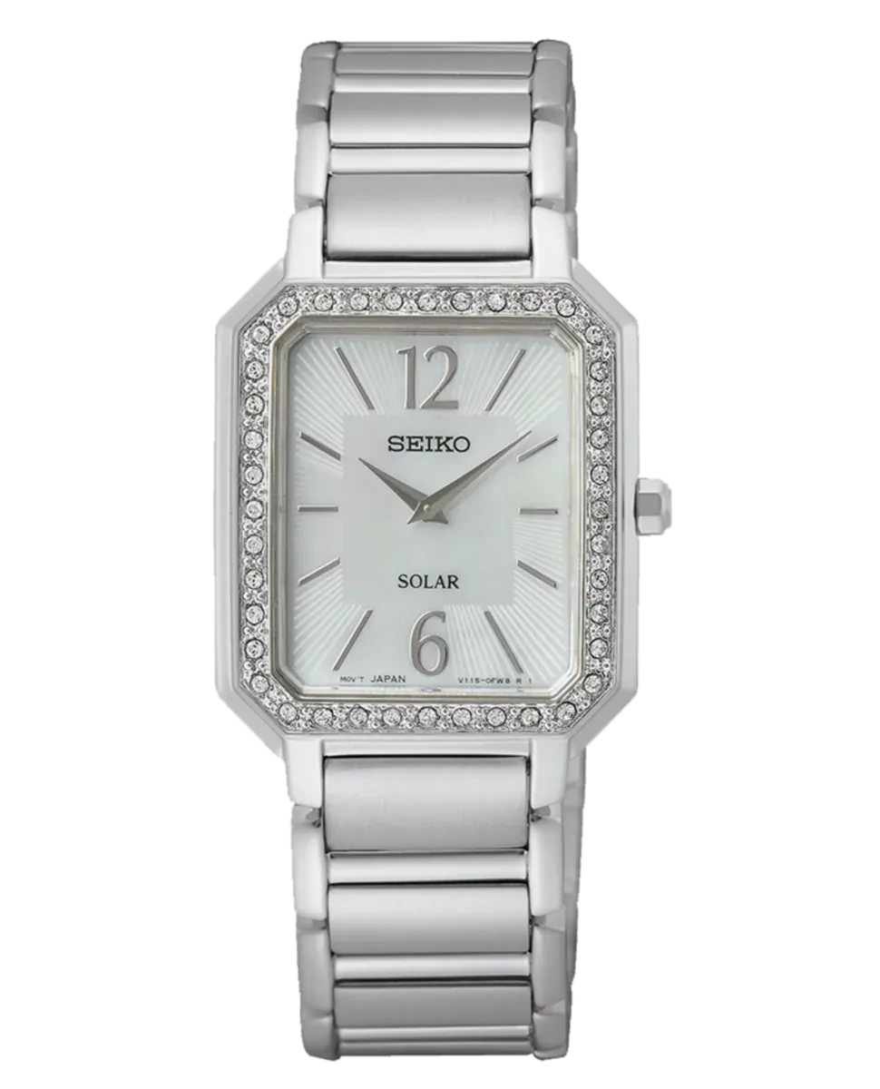 Vista frontal completa del reloj de caja rectangular y brazalete de acero sobre fondo blanco.