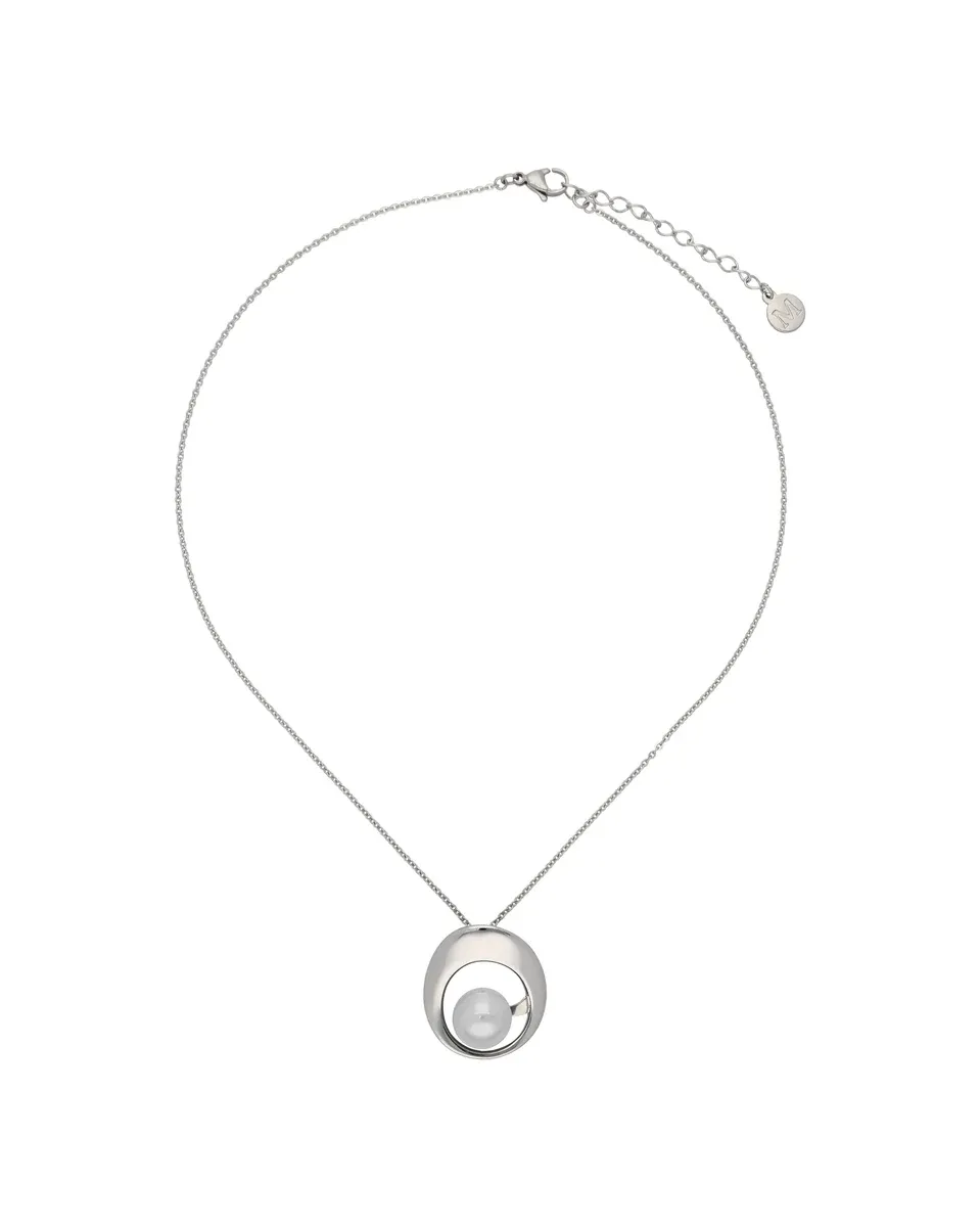 Collar con colgante de perla sobre fondo blanco, vista frontal completa con cadena extendida.