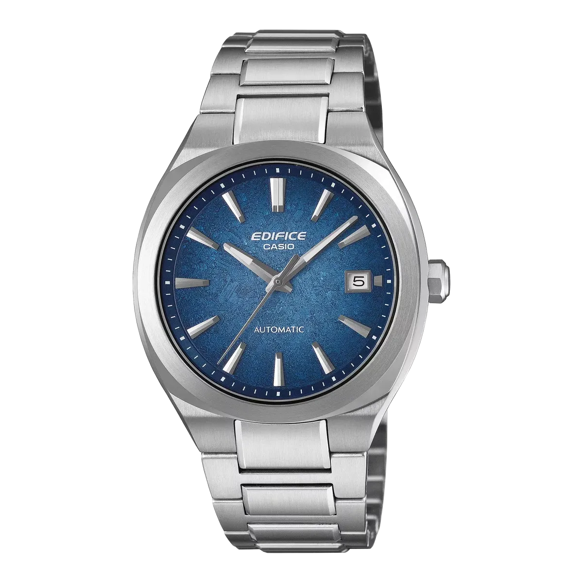Vista frontal completa del reloj con esfera azul y brazalete de acero, centrado sobre fondo blanco.