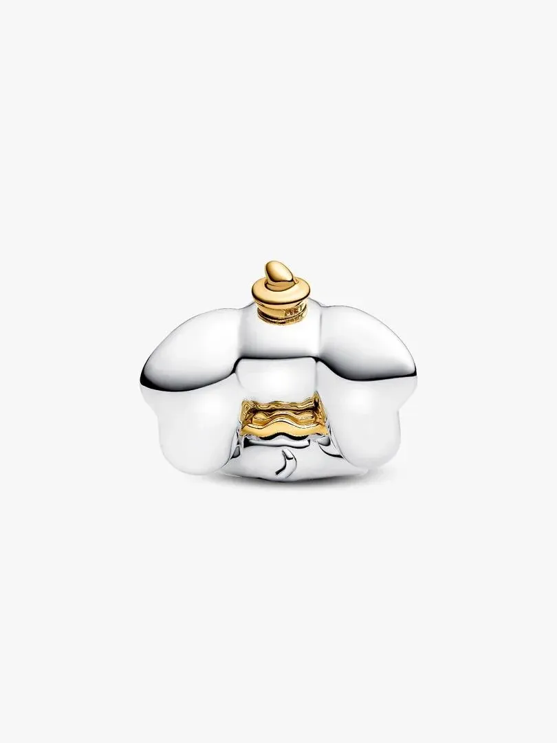 Dumbo charm zijaanzicht, witte achtergrond, detail van de zilveren en 14k goud vergulde afwerking.