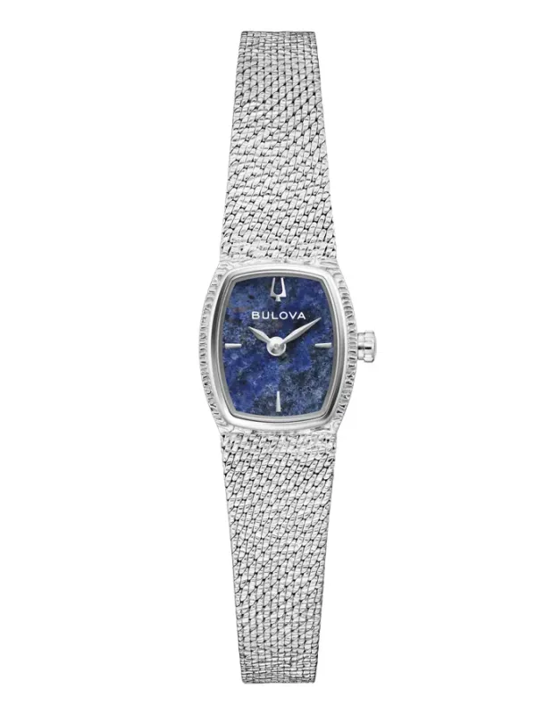 Reloj de mujer con esfera azul y brazalete de malla, vista frontal completa sobre fondo blanco.