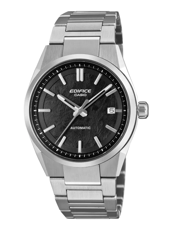 Vista frontal completa del reloj con brazalete de acero inoxidable sobre fondo blanco.