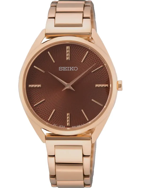 Vista frontal del reloj con caja y brazalete oro rosa y esfera marrón, sobre fondo blanco