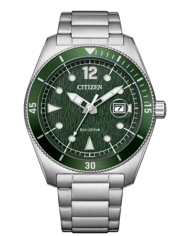 Vista frontal completa del reloj con esfera verde y brazalete de acero sobre fondo blanco.