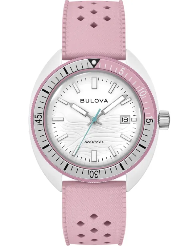Vista frontal del reloj con correa de caucho rosa y esfera blanca, fondo blanco.