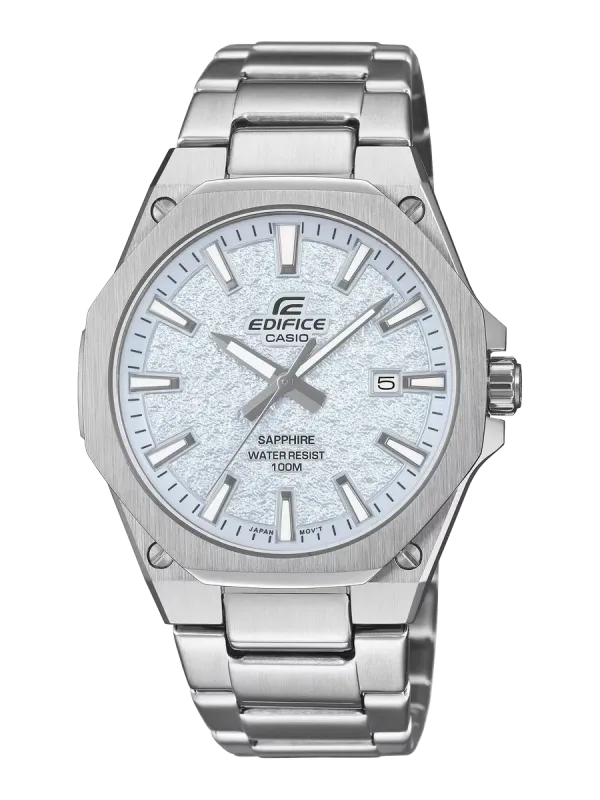 Vista frontal del reloj con esfera azul texturizada y brazalete de acero, centrado sobre fondo blanco.