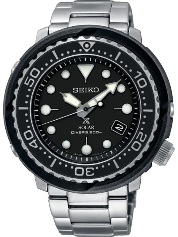 Vista frontal centrada del reloj con esfera negra y brazalete de acero sobre fondo blanco.