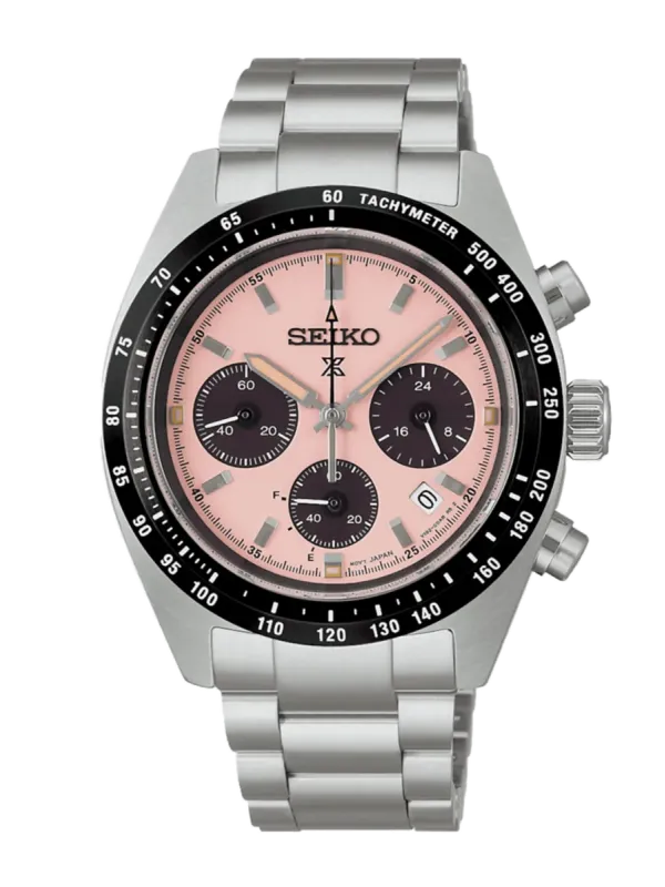 Vista frontal completa del reloj con esfera rosa y brazalete de acero, fondo blanco.