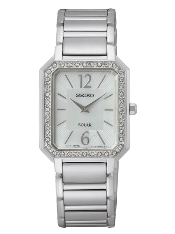 Vista frontal completa del reloj de caja rectangular y brazalete de acero sobre fondo blanco.