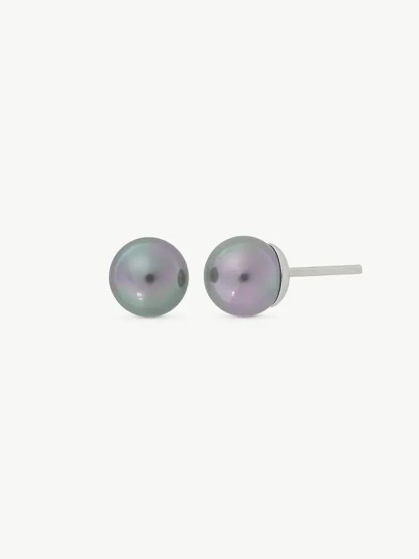 Pareja de pendientes de perla gris sobre fondo blanco, vista frontal y lateral con detalle del pincho de plata.