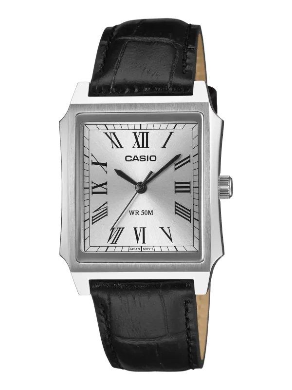Vista frontal de reloj cuadrado con esfera blanca y correa de piel negra sobre fondo blanco.