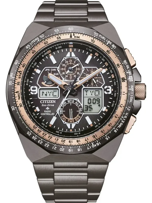 Vista frontal completa del reloj sobre fondo blanco, detalle de la esfera antracita y pulsera de eslabones.