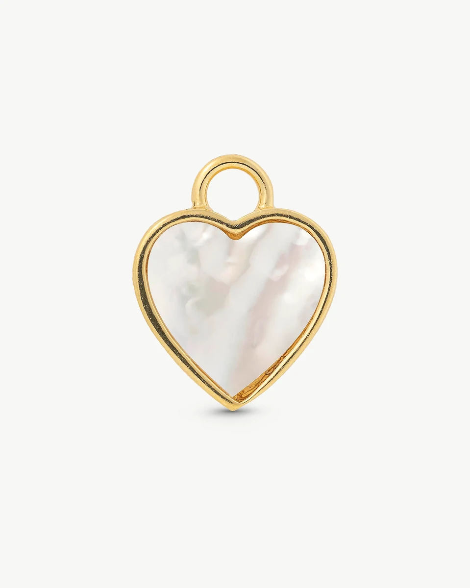 Pendentif cœur en nacre blanche et bordure dorée, vue de face sur fond blanc.