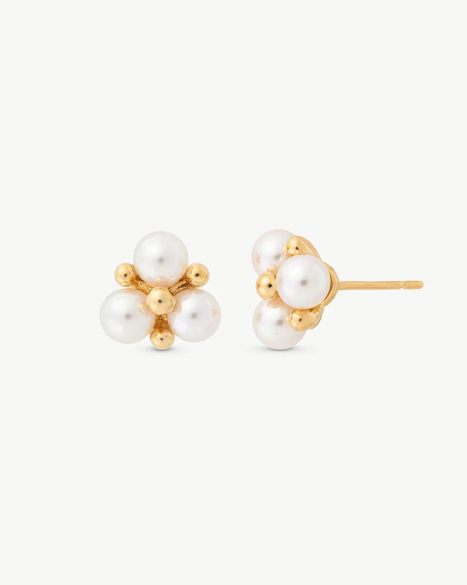 Front and side view of the three-pearl earrings, pure white background.