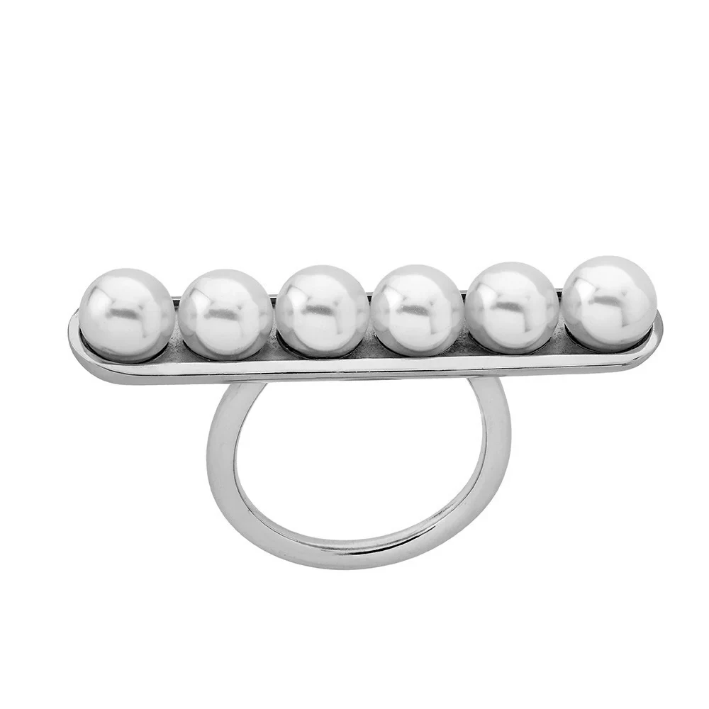 Bague en acier avec six perles alignées, vue de face sur fond blanc.