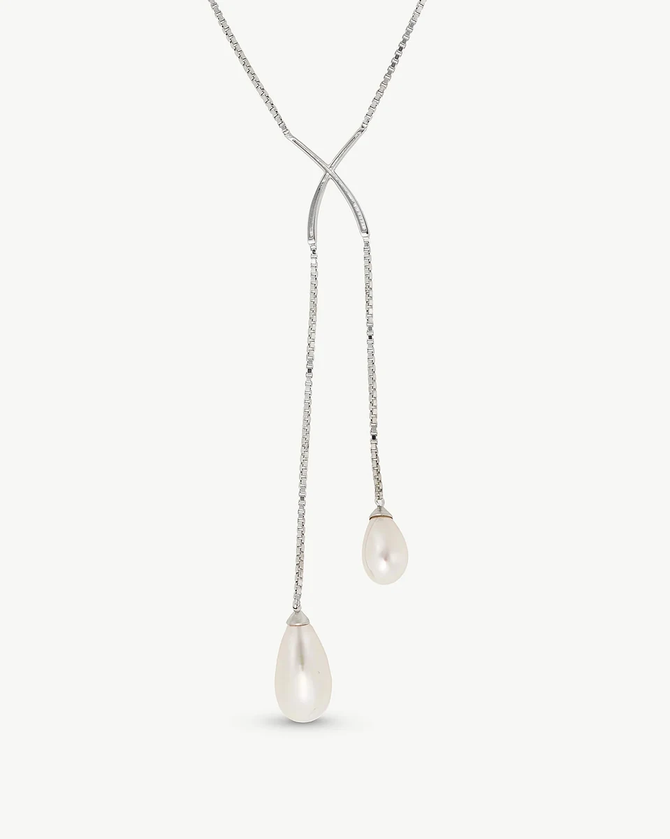 Collier en argent avec deux perles blanches en forme de poire, vue de face sur fond blanc.