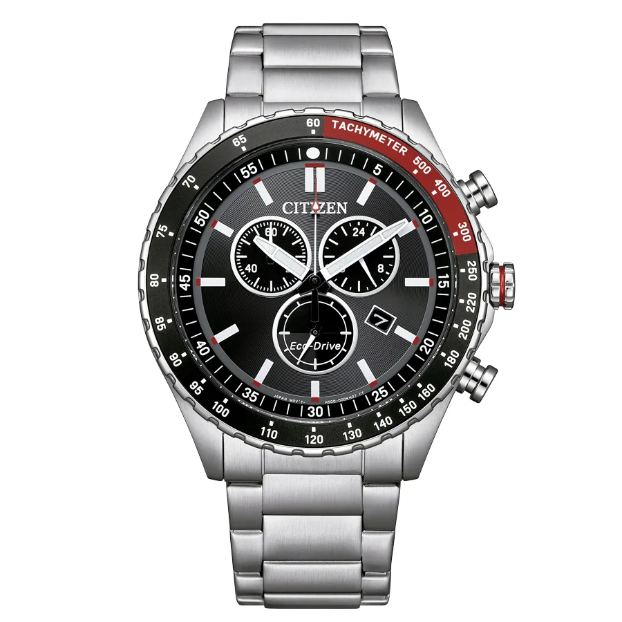 Vista frontal centrada de reloj con esfera negra y brazalete de acero sobre fondo blanco.