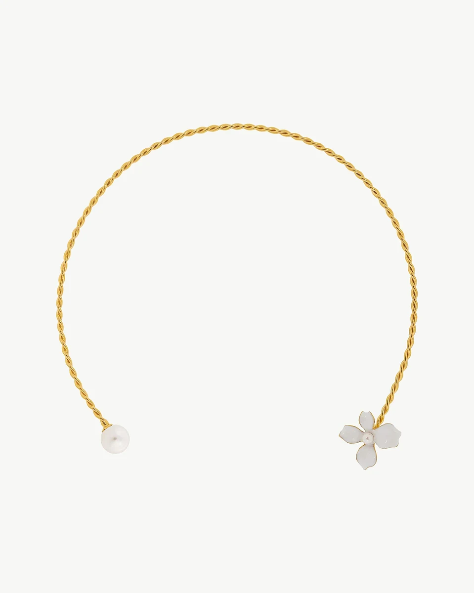 Gold twisted chain choker with a white pearl and flower, front view on a white background.