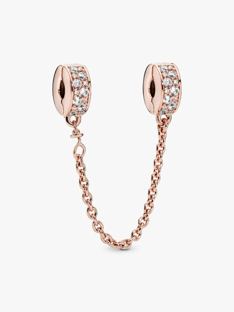 Chaîne de sécurité en or rose avec zircons, vue de face sur fond blanc.