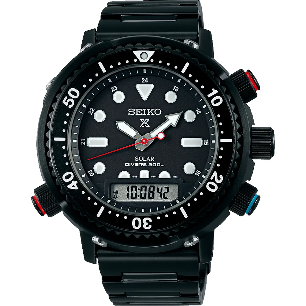 Vista frontal completa del reloj, centrado sobre fondo blanco.
