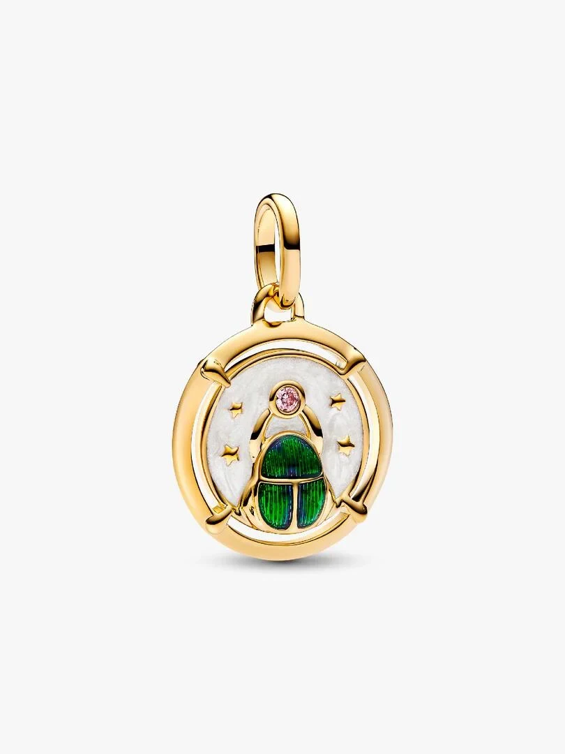 Charm médaillon scarabée vert sur fond blanc, vue de face avec finition or 14k.
