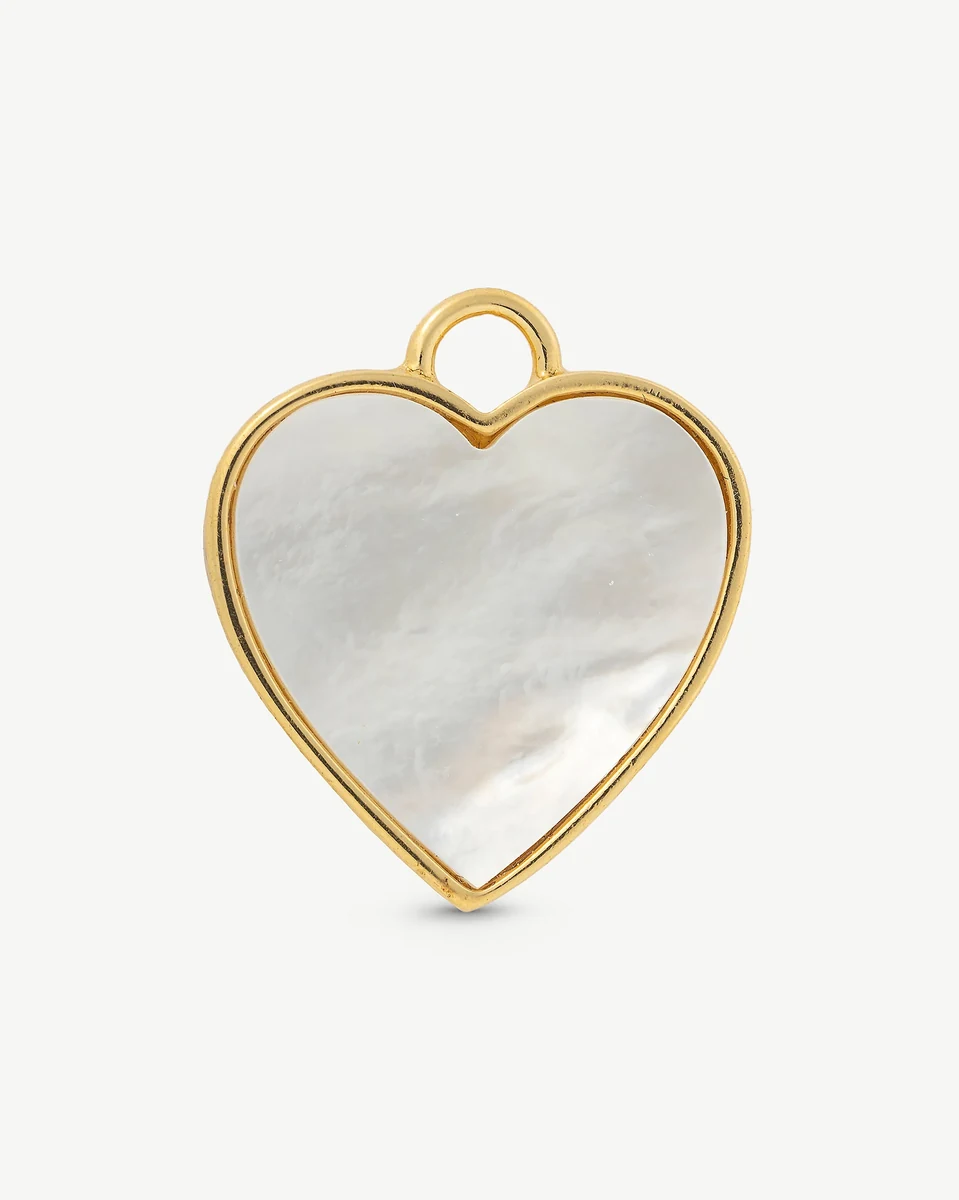 Pendentif cœur en nacre blanche et bordure dorée, vue de face sur fond blanc.