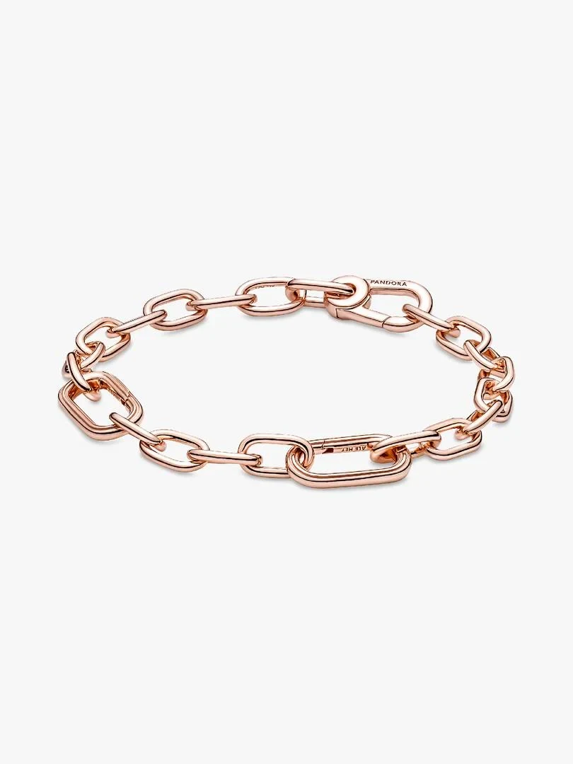 Pulsera de eslabones vista desde un ángulo superior, dispuesta en círculo sobre fondo blanco.