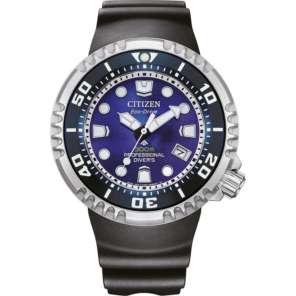 Vista frontal completa del reloj con esfera azul y correa negra sobre fondo blanco